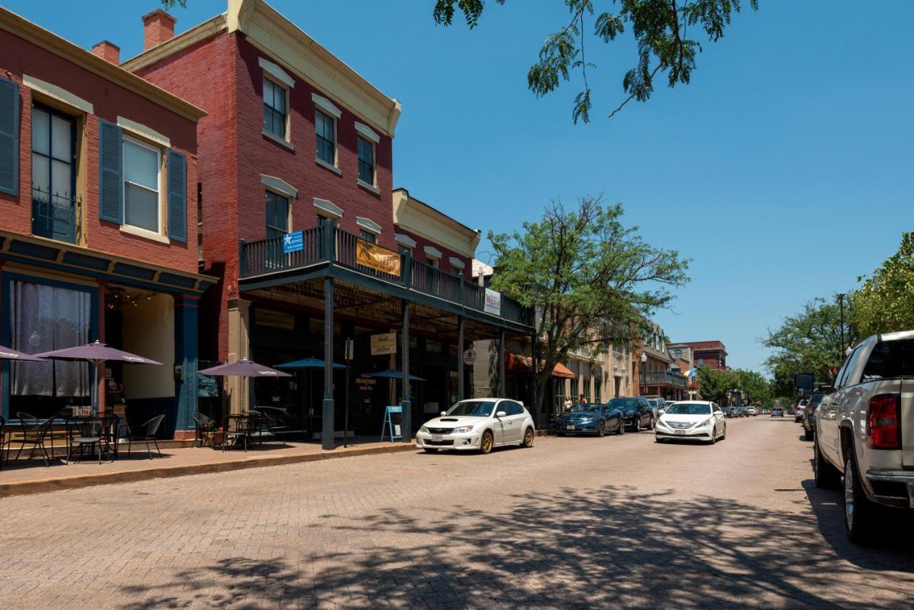 115 N Main Huge 2 Bedroom Unit On Main Street Saint Charles 외부 사진